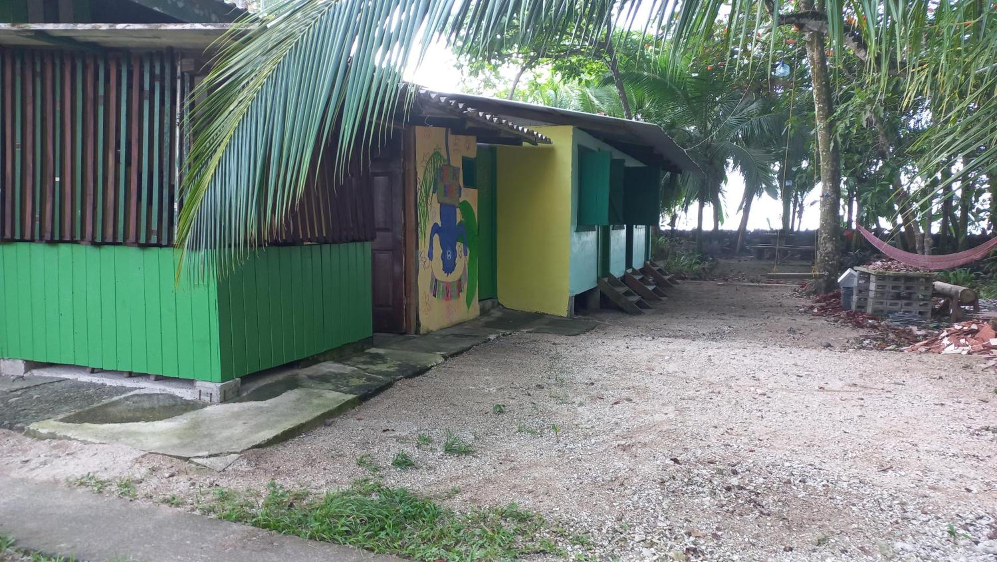Casa Mamre Hostel Cahuita Exterior foto